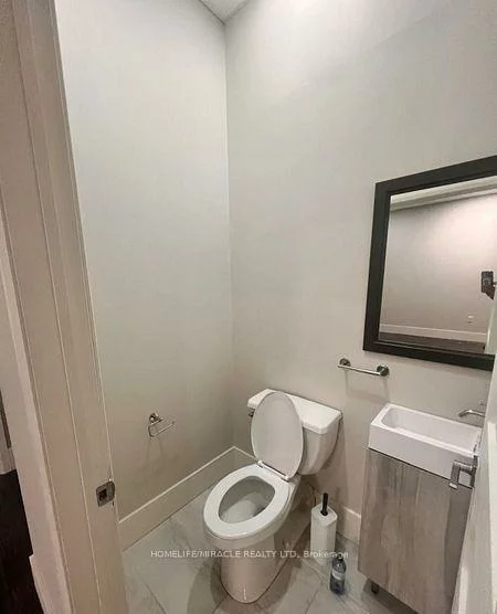3495, Rebecca, 1014 - QE Queen Elizabeth, Oakville