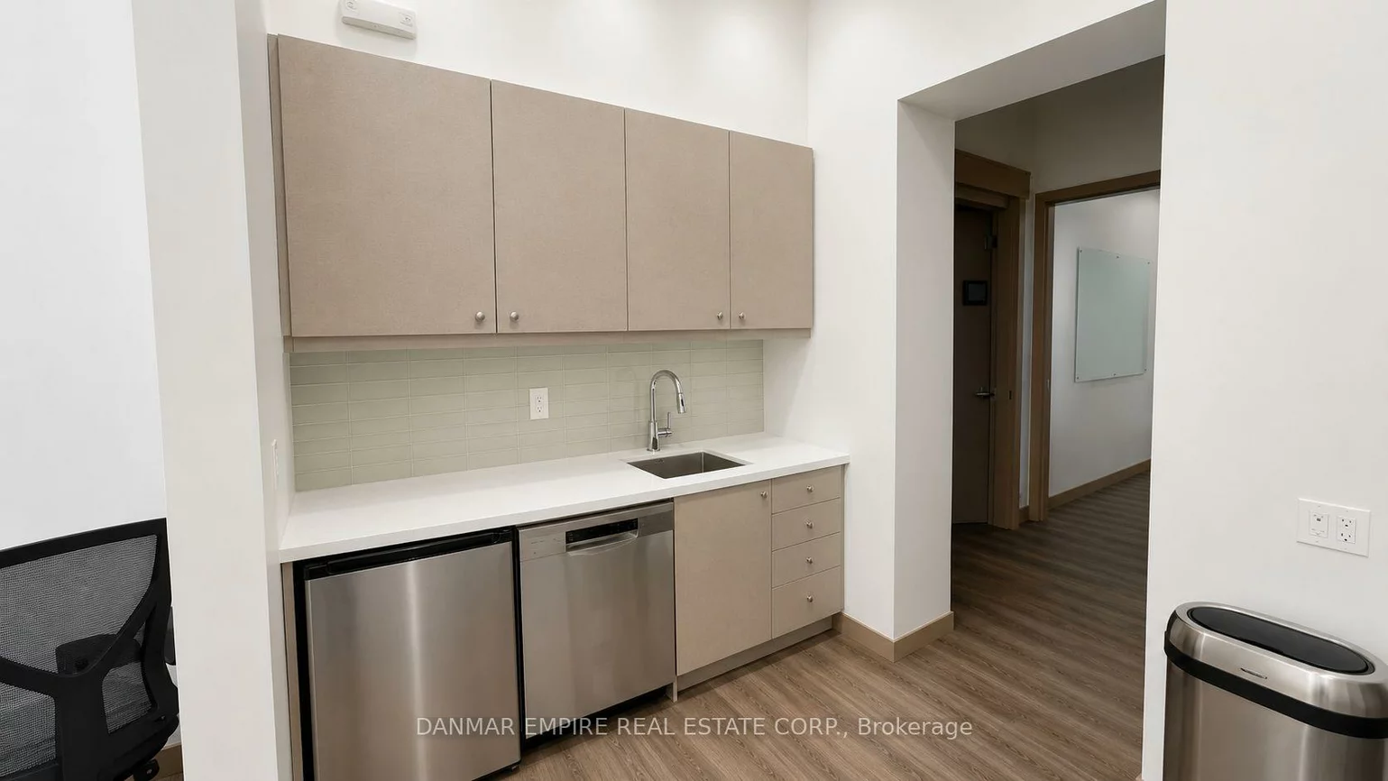 2165, Buckingham, 1021 - WP Winston Park, Oakville
