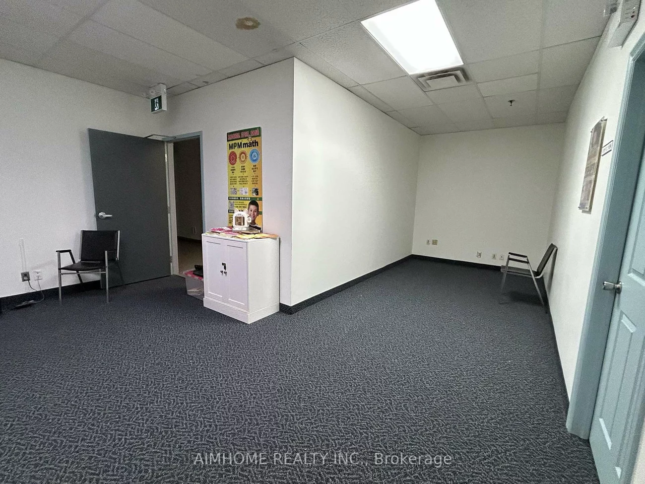 1453, Cornwall, 1014 - QE Queen Elizabeth, Oakville