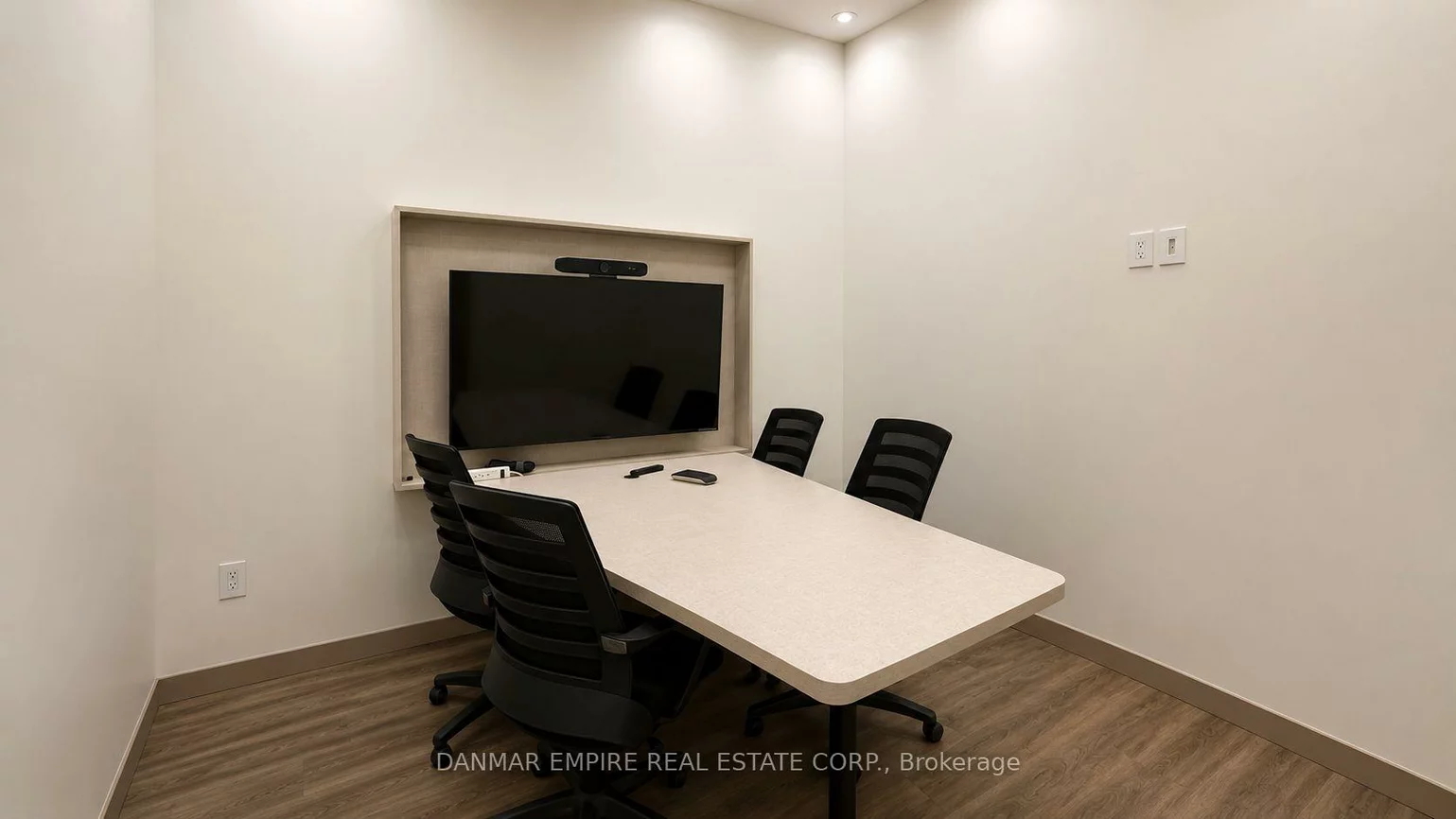 2165, Buckingham, 1021 - WP Winston Park, Oakville
