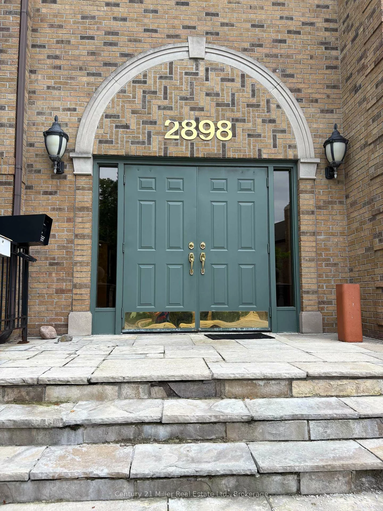 2898, South Sheridan, 1021 - WP Winston Park, Oakville