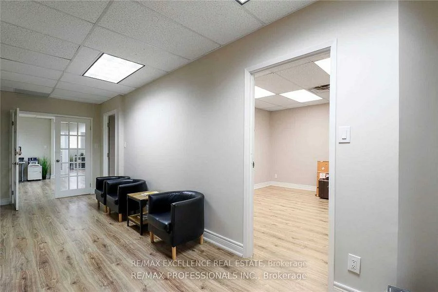 2896, South Sheridan, 1021 - WP Winston Park, Oakville