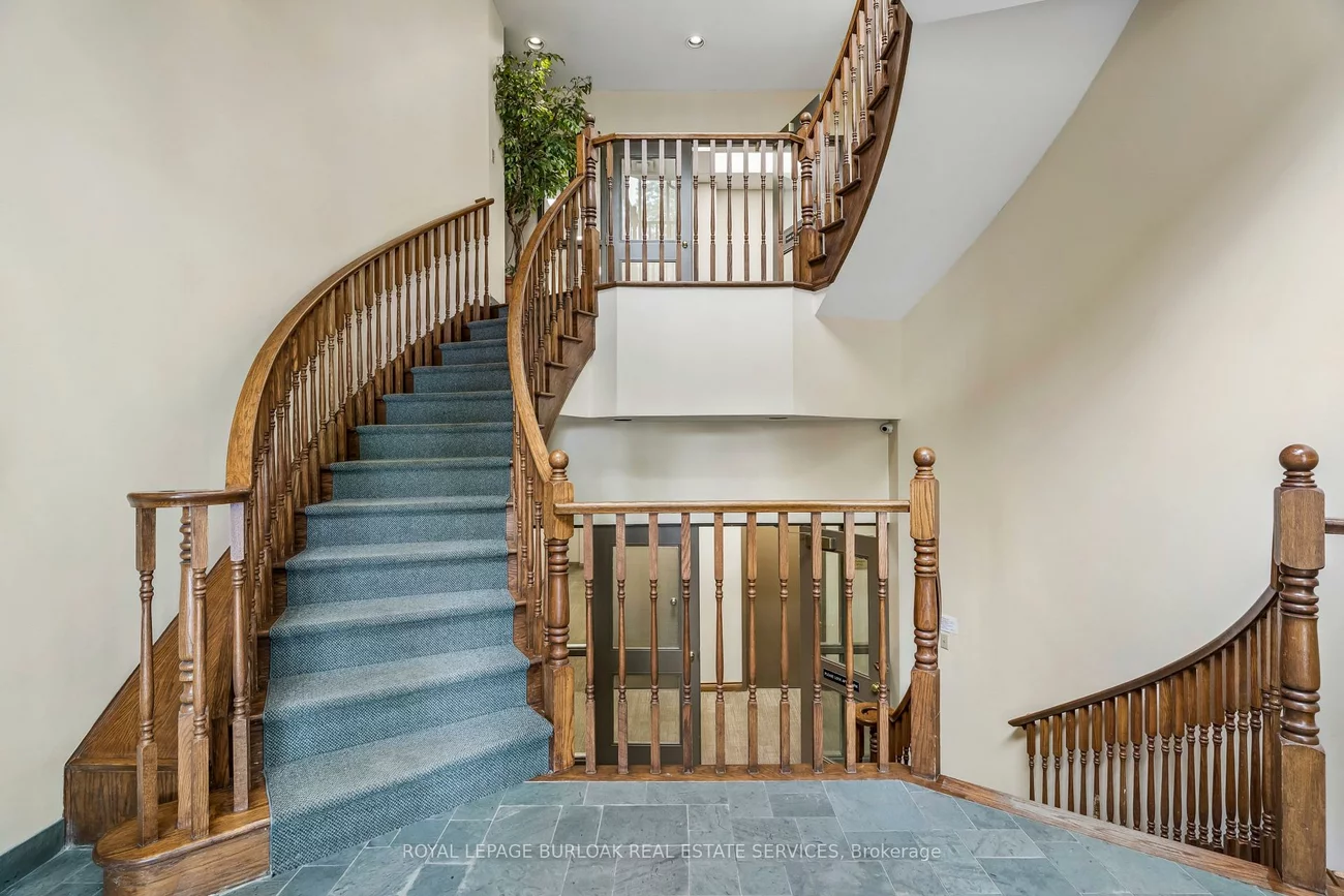 2904, South Sheridan, 1021 - WP Winston Park, Oakville