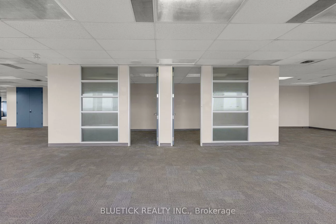 690, Dorval, 1014 - QE Queen Elizabeth, Oakville