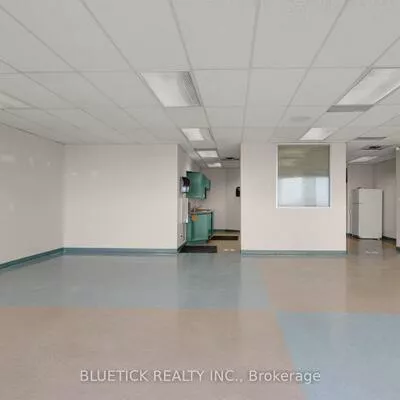690, Dorval, 1014 - QE Queen Elizabeth, Oakville