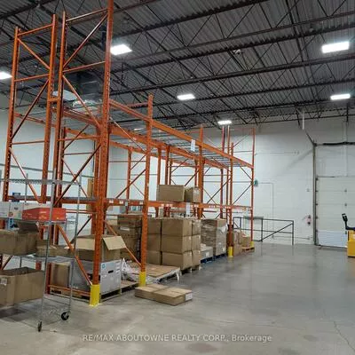 1273, North Service, 1014 - QE Queen Elizabeth, Oakville