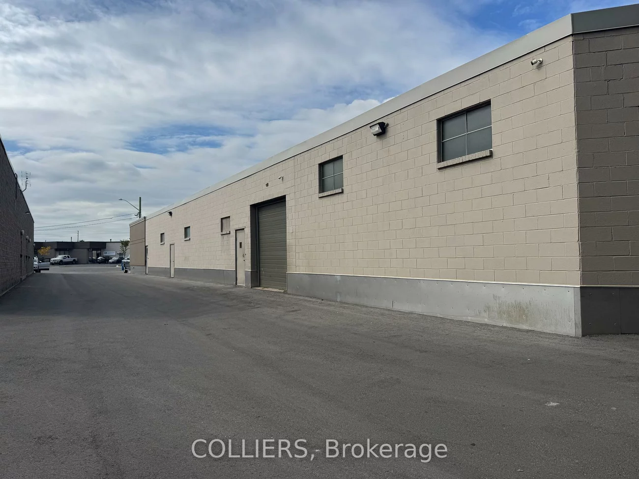 1370, Wallace, 1014 - QE Queen Elizabeth, Oakville