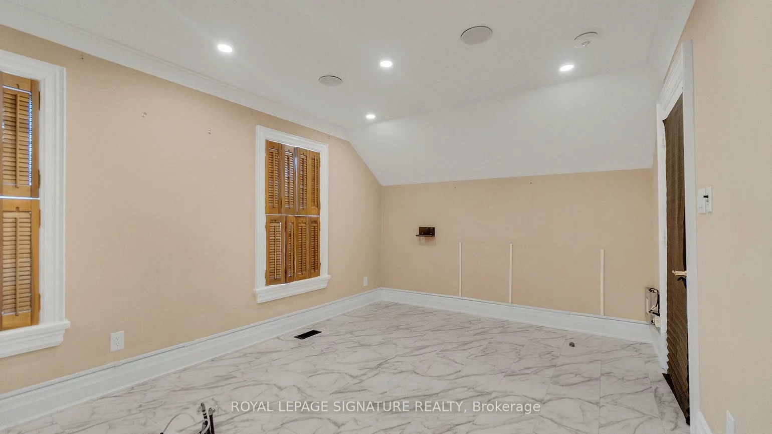 140, Trafalgar, 1008 - GO Glenorchy, Oakville