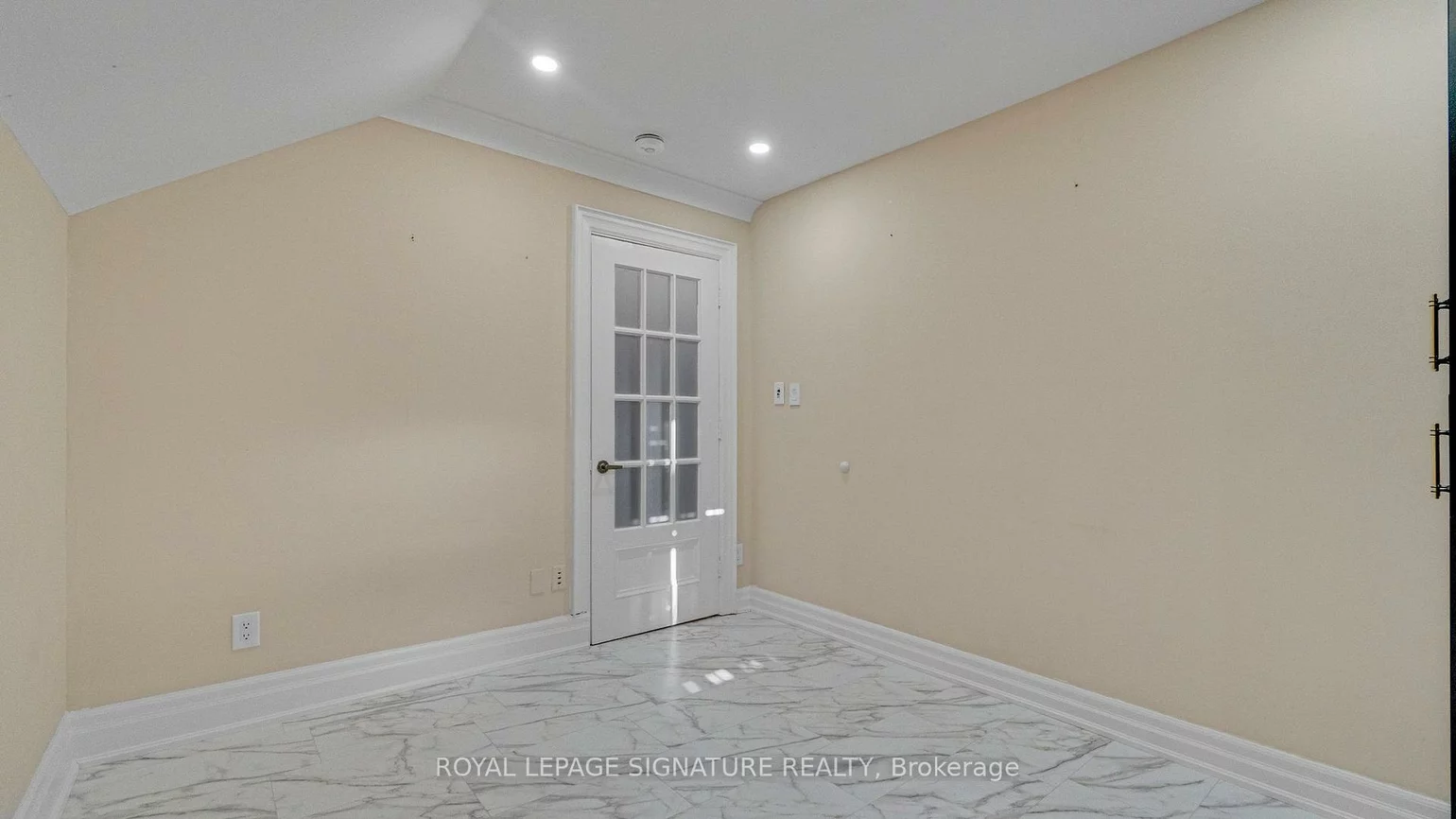 140, Trafalgar, 1008 - GO Glenorchy, Oakville