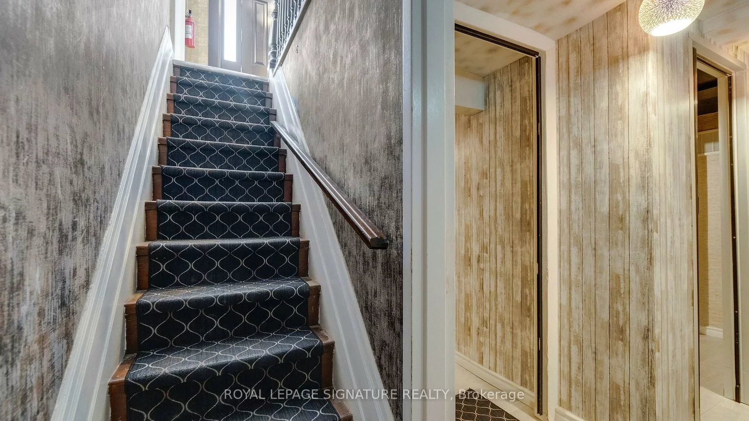 140, Trafalgar, 1008 - GO Glenorchy, Oakville