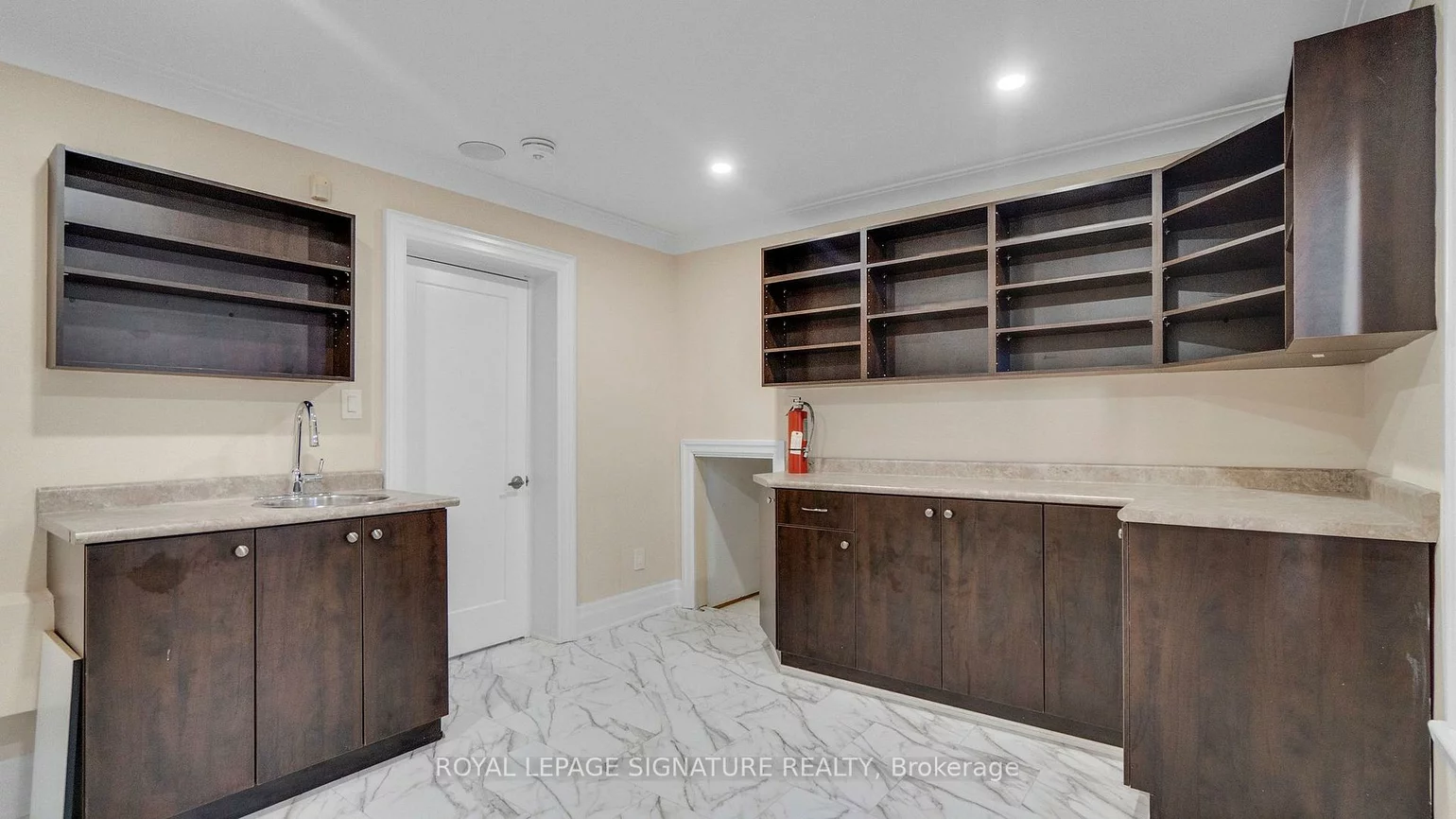 140, Trafalgar, 1008 - GO Glenorchy, Oakville