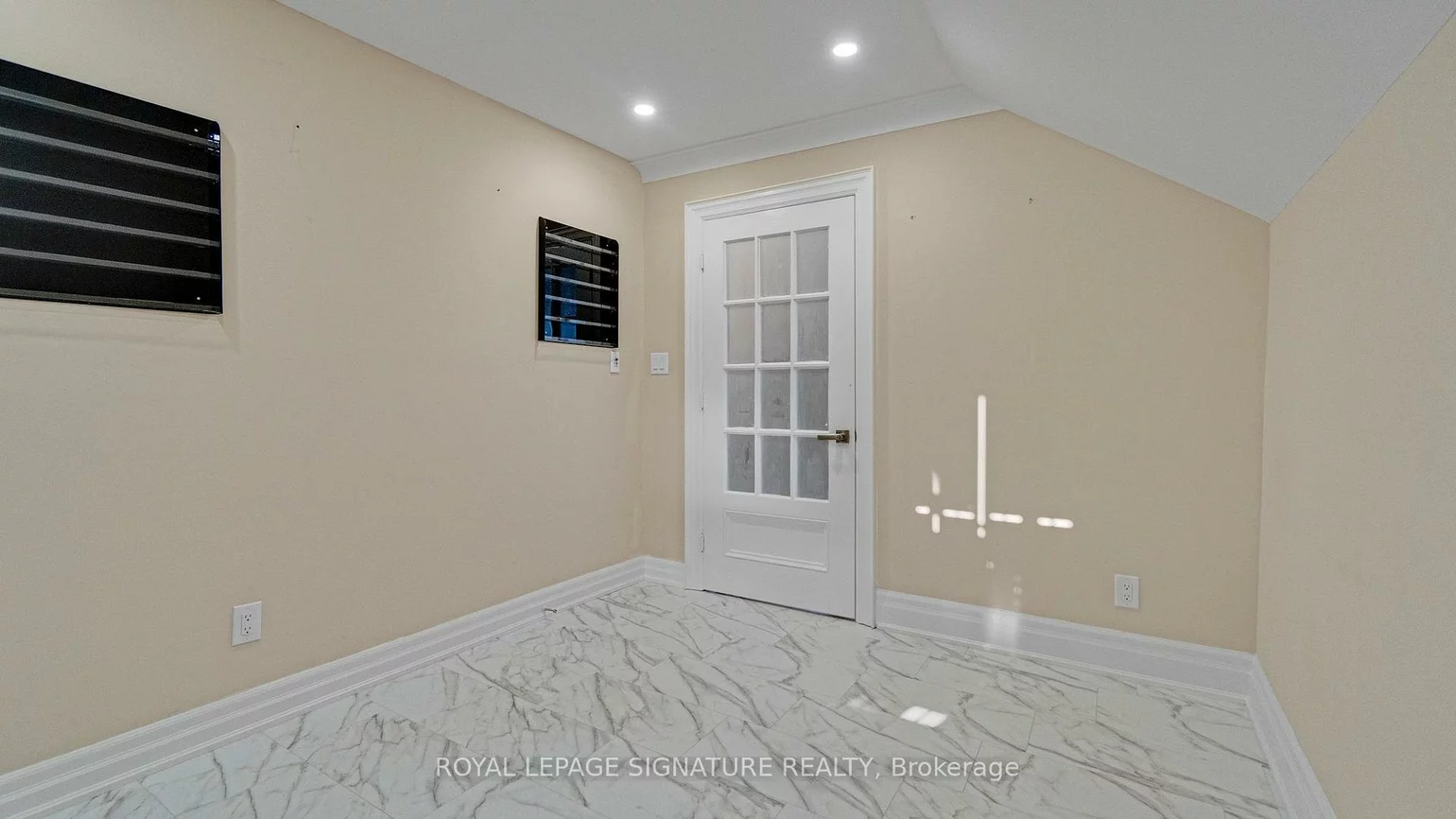 140, Trafalgar, 1008 - GO Glenorchy, Oakville