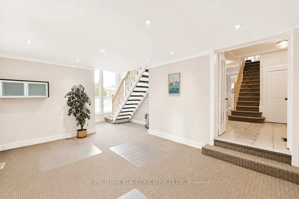 34, Rebecca, 1002 - CO Central, Oakville