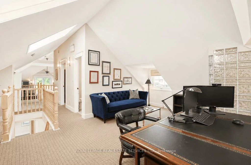 34, Rebecca, 1002 - CO Central, Oakville