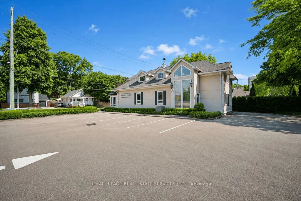 34, Rebecca, 1002 - CO Central, Oakville