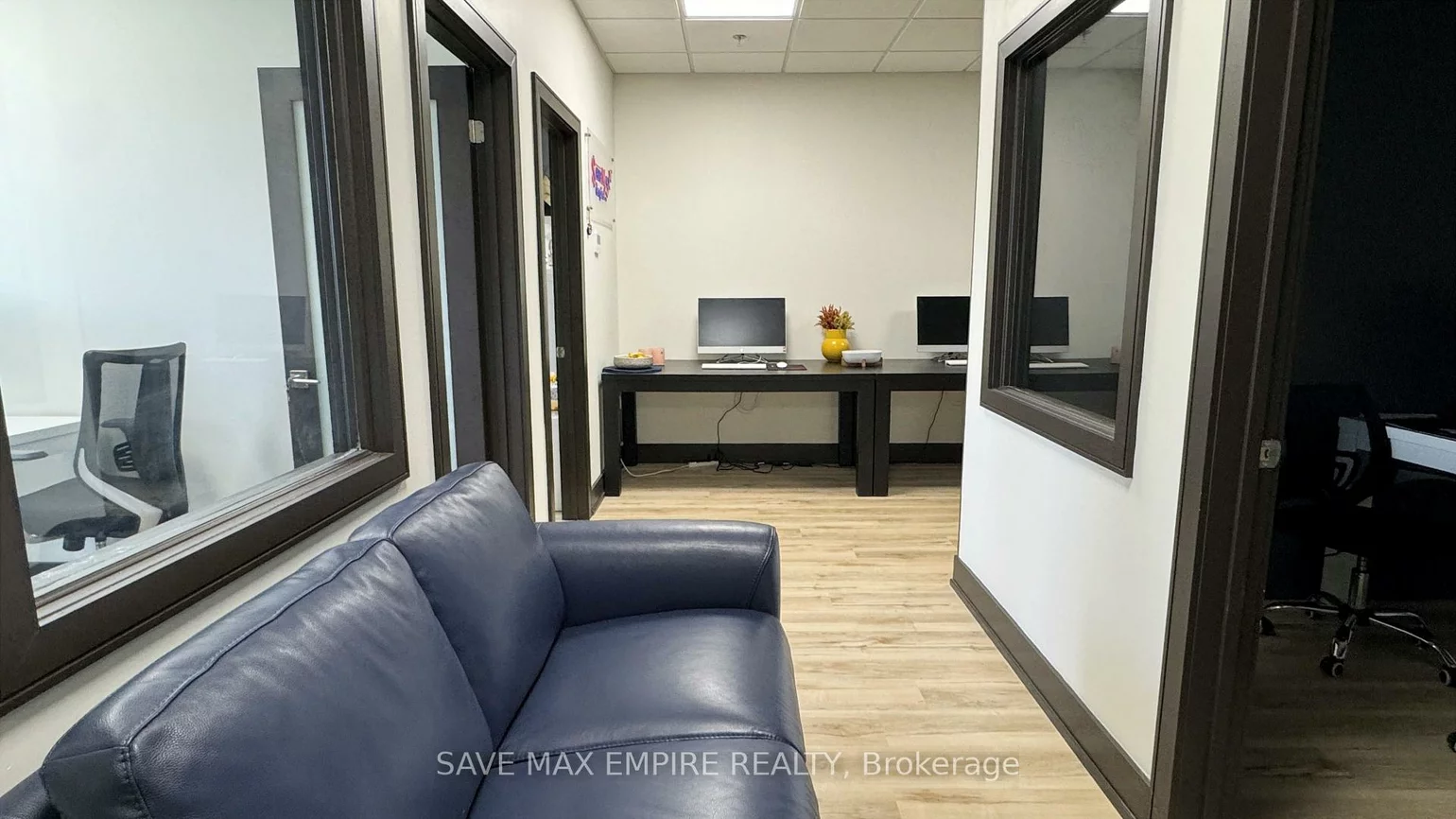 1670, North Service, 1014 - QE Queen Elizabeth, Oakville