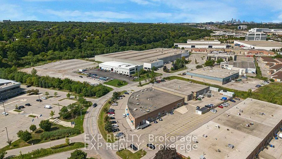 1131, Invicta, 1014 - QE Queen Elizabeth, Oakville