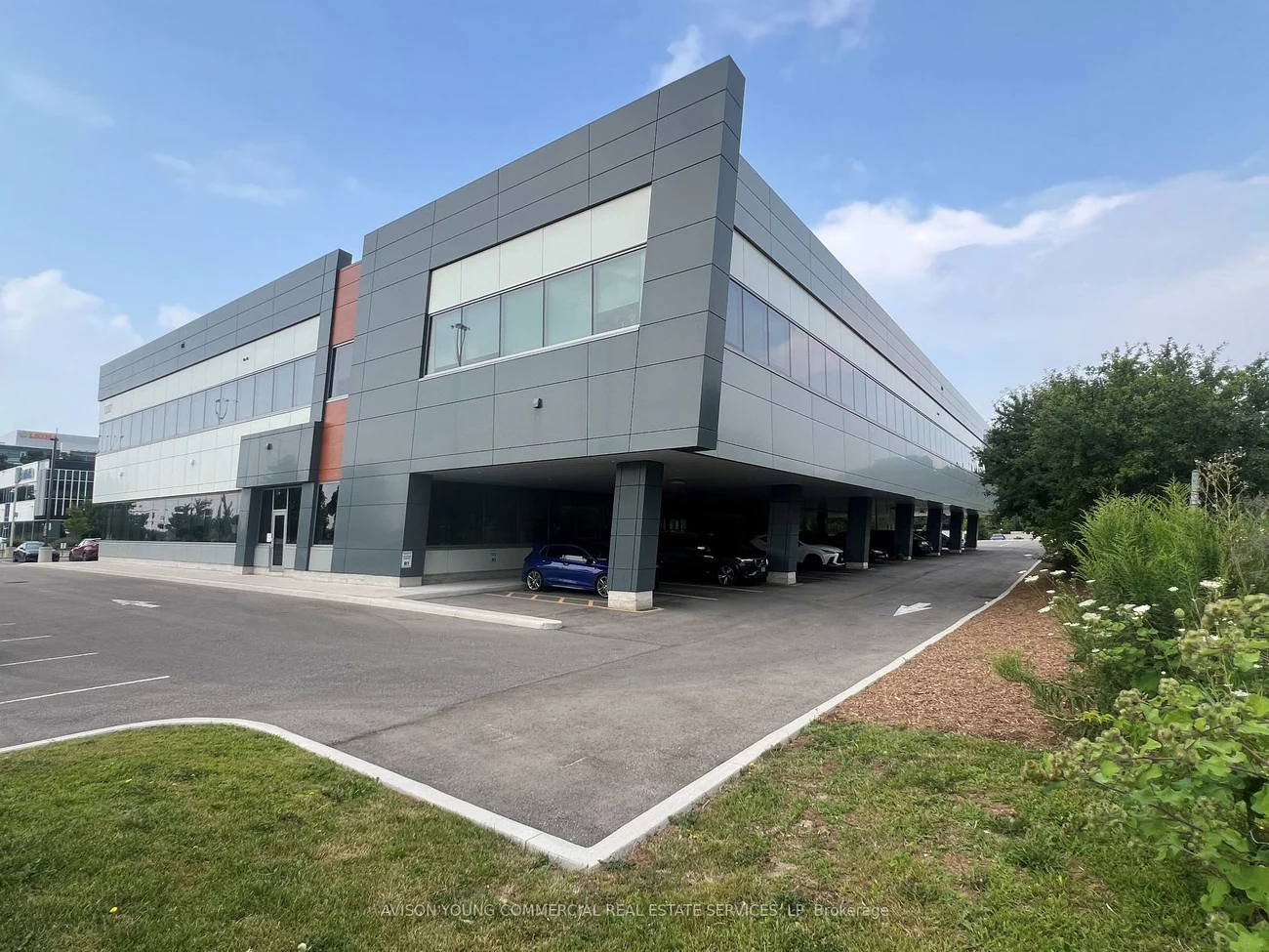 1337, North Service, 1014 - QE Queen Elizabeth, Oakville