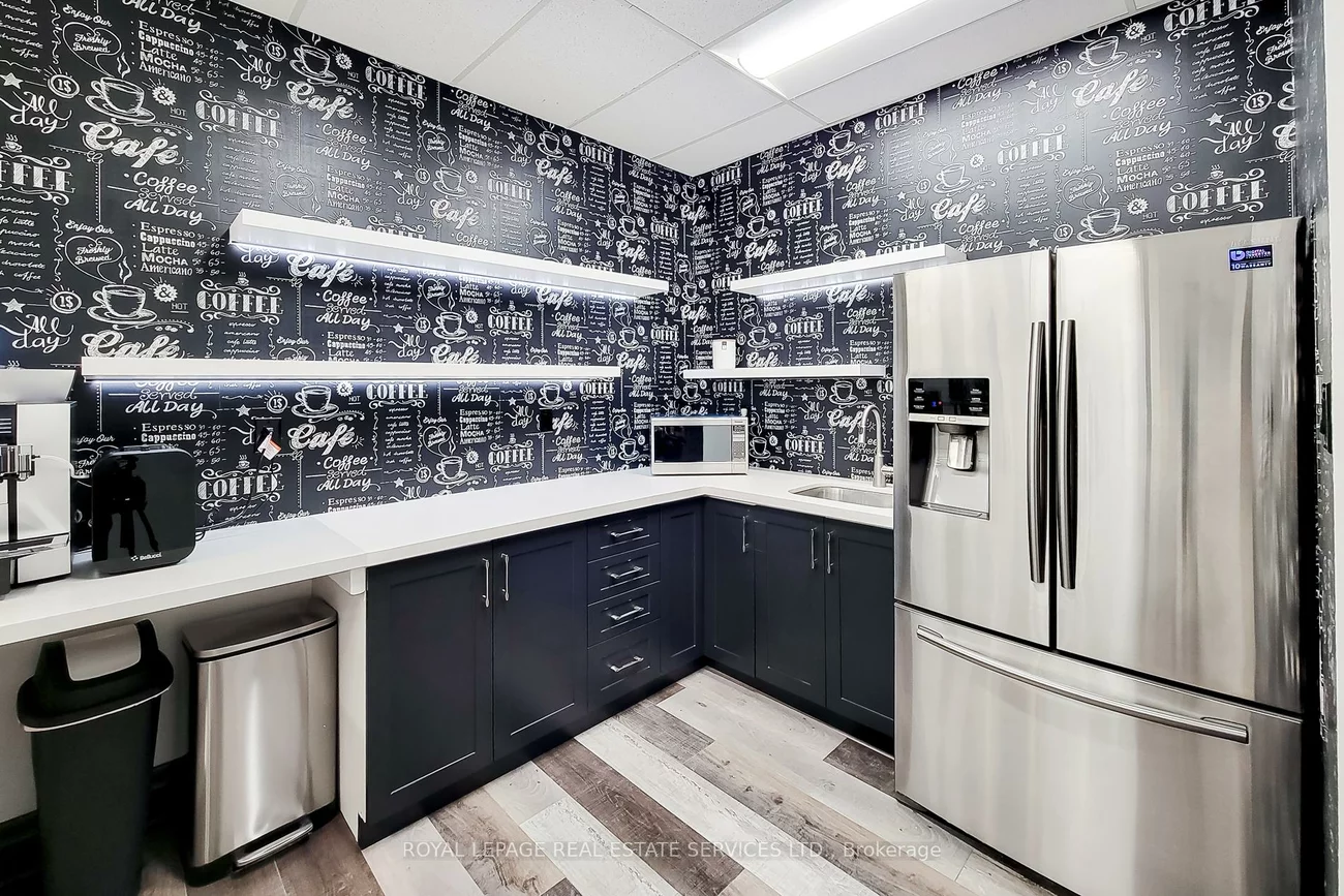 414, North Service, 1014 - QE Queen Elizabeth, Oakville