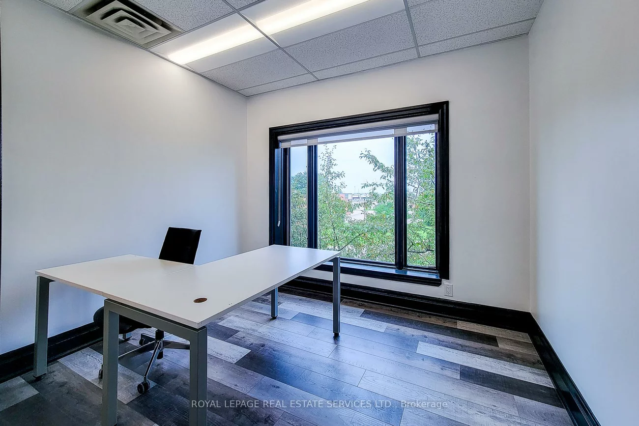 414, North Service, 1014 - QE Queen Elizabeth, Oakville
