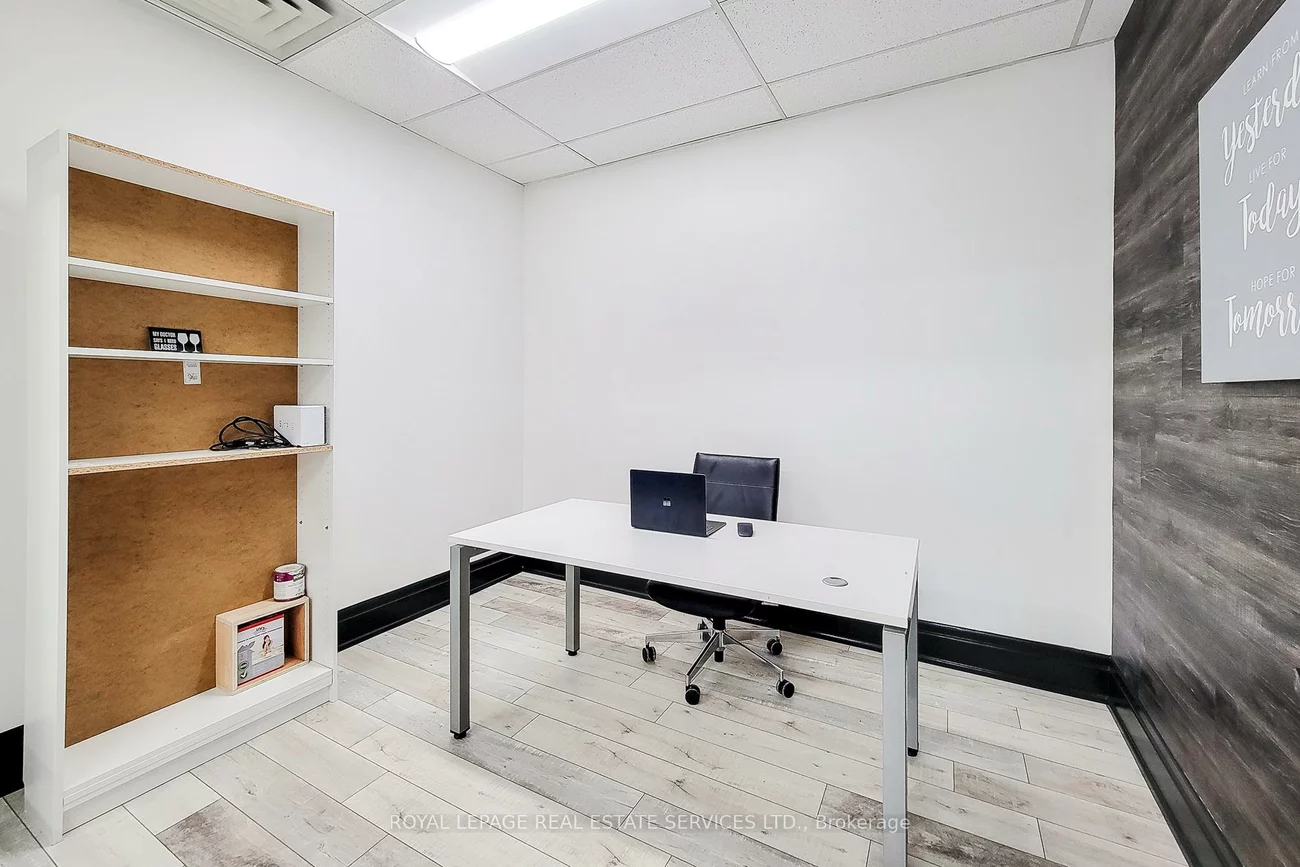 414, North Service, 1014 - QE Queen Elizabeth, Oakville
