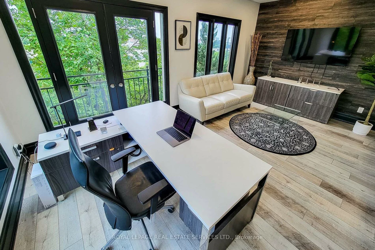 414, North Service, 1014 - QE Queen Elizabeth, Oakville