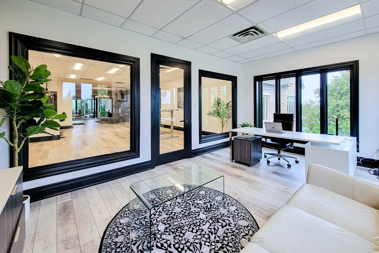 414, North Service, 1014 - QE Queen Elizabeth, Oakville