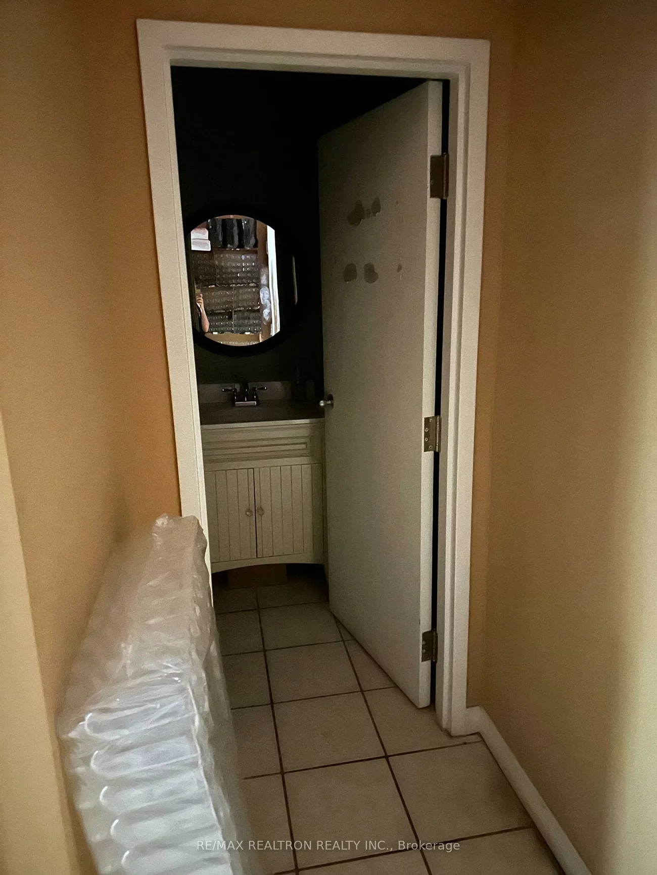 579, Kerr, 1014 - QE Queen Elizabeth, Oakville