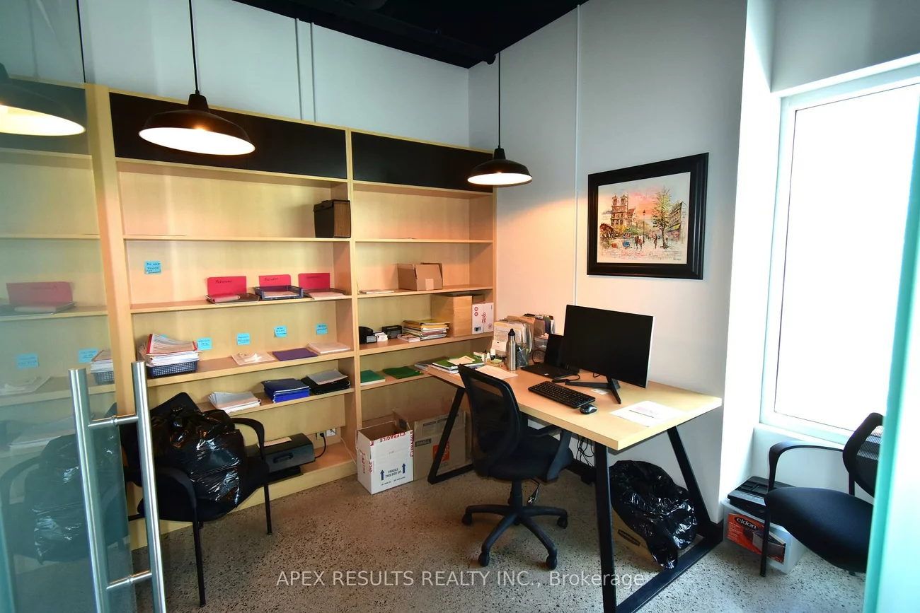 3465, REBECCA, 1014 - QE Queen Elizabeth, Oakville