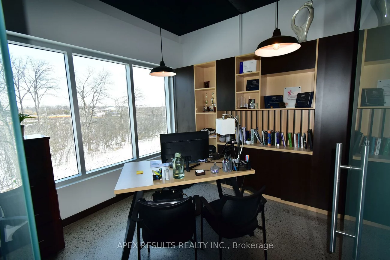 3465, REBECCA, 1014 - QE Queen Elizabeth, Oakville