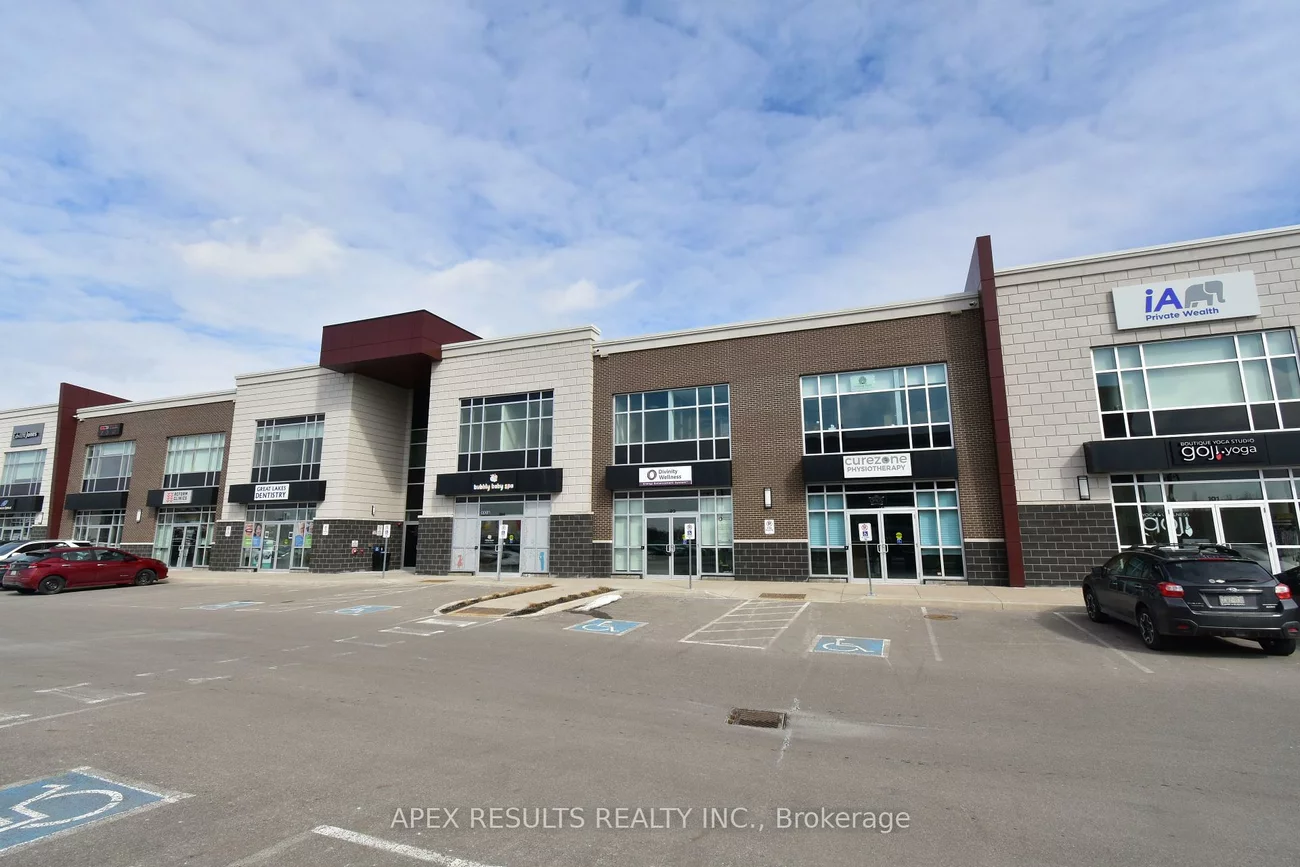 3465, REBECCA, 1014 - QE Queen Elizabeth, Oakville