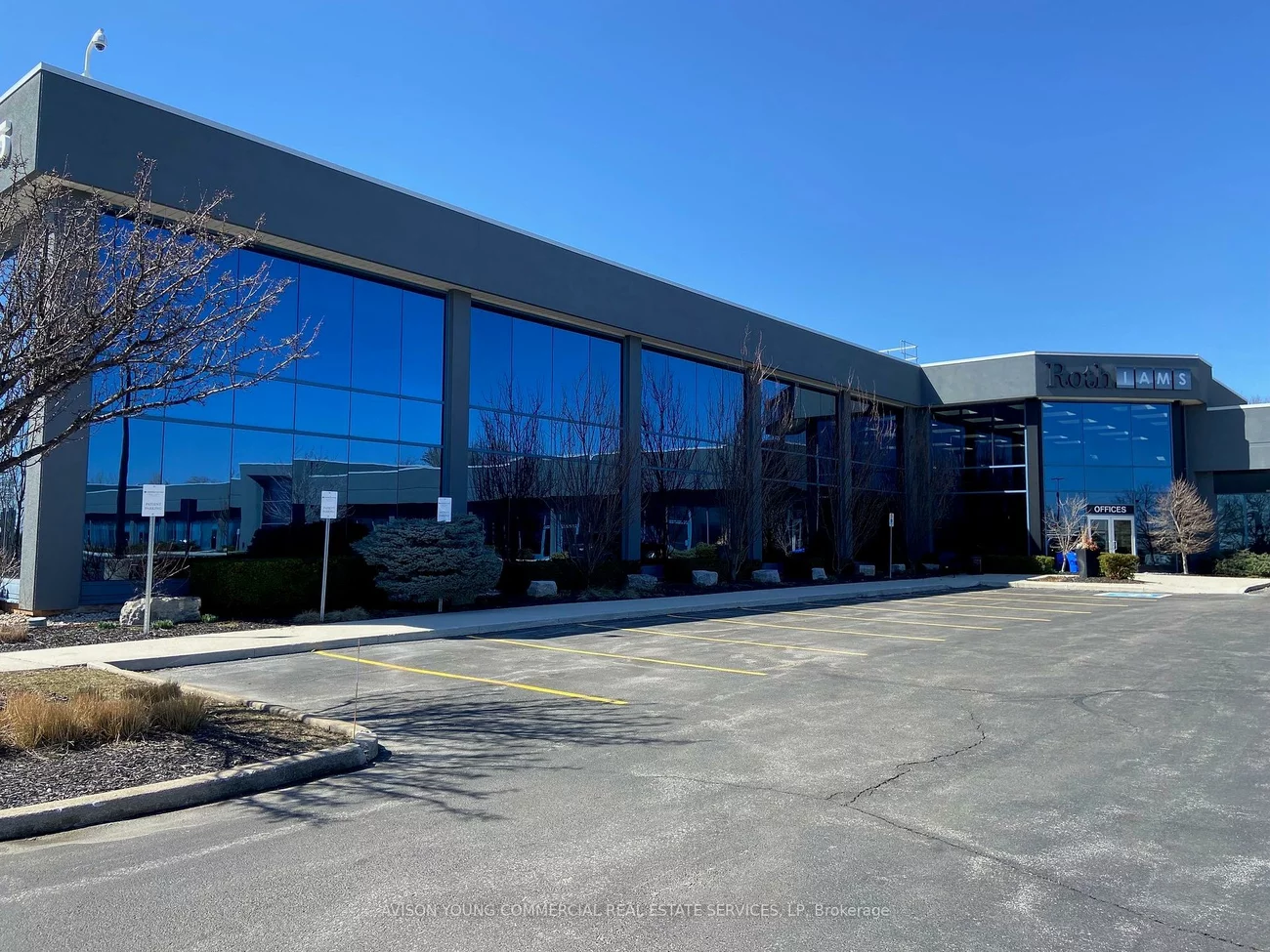 1075, North Service, 1014 - QE Queen Elizabeth, Oakville