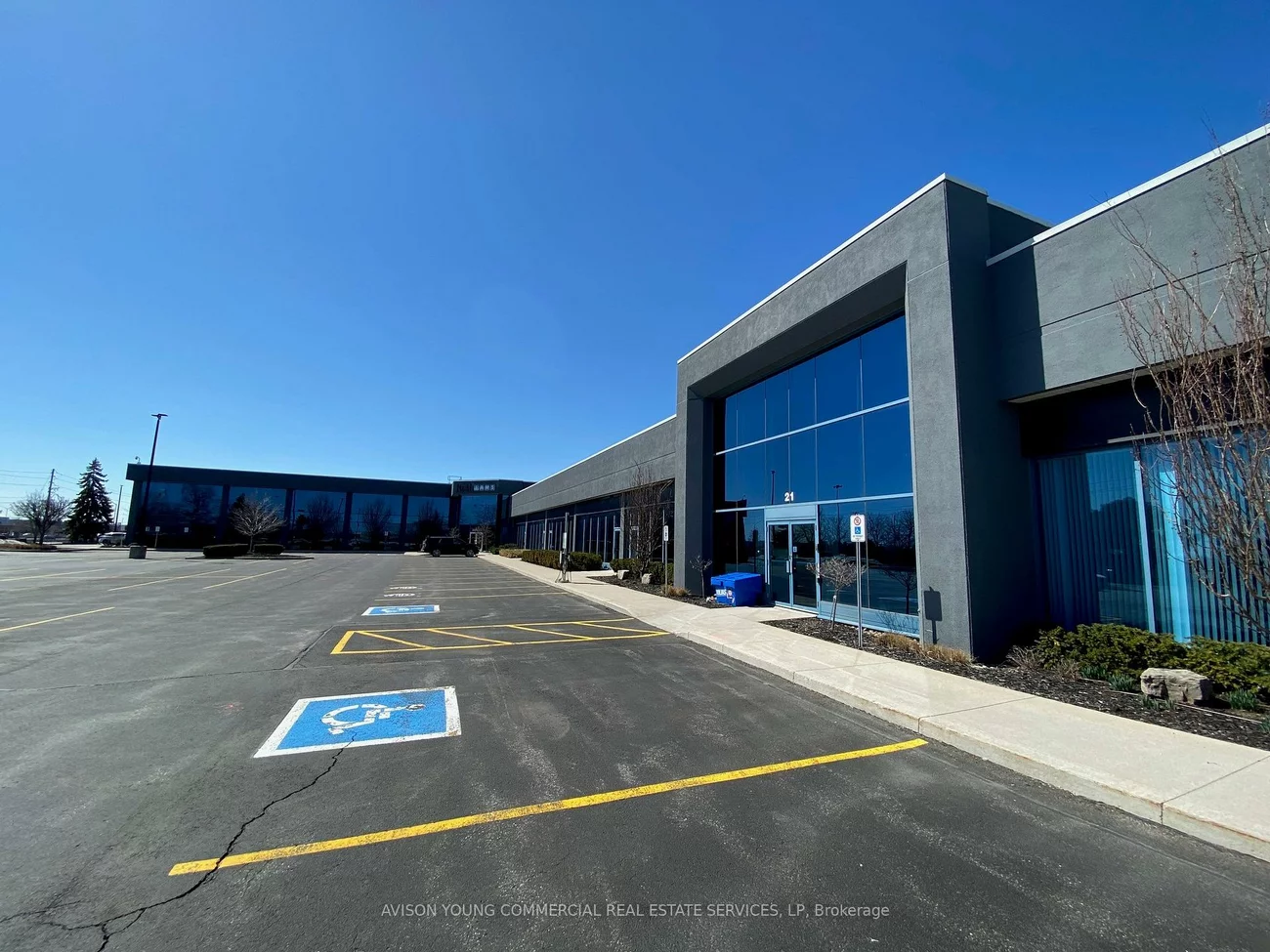 1075, North Service, 1014 - QE Queen Elizabeth, Oakville