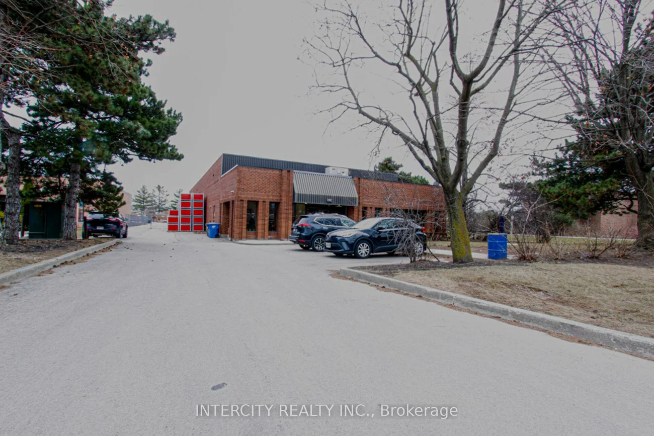 1132, South Service, 1014 - QE Queen Elizabeth, Oakville
