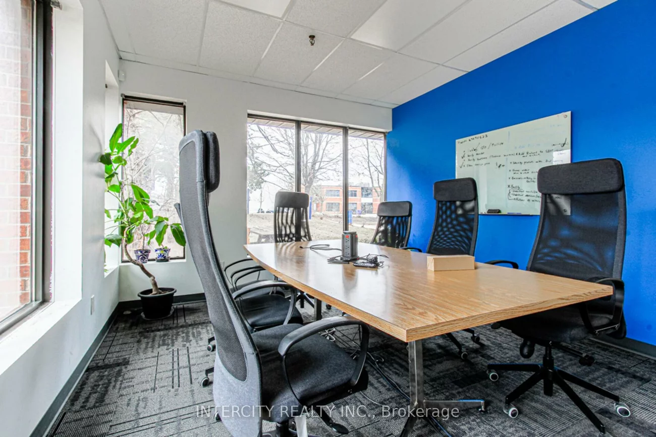 1132, South Service, 1014 - QE Queen Elizabeth, Oakville