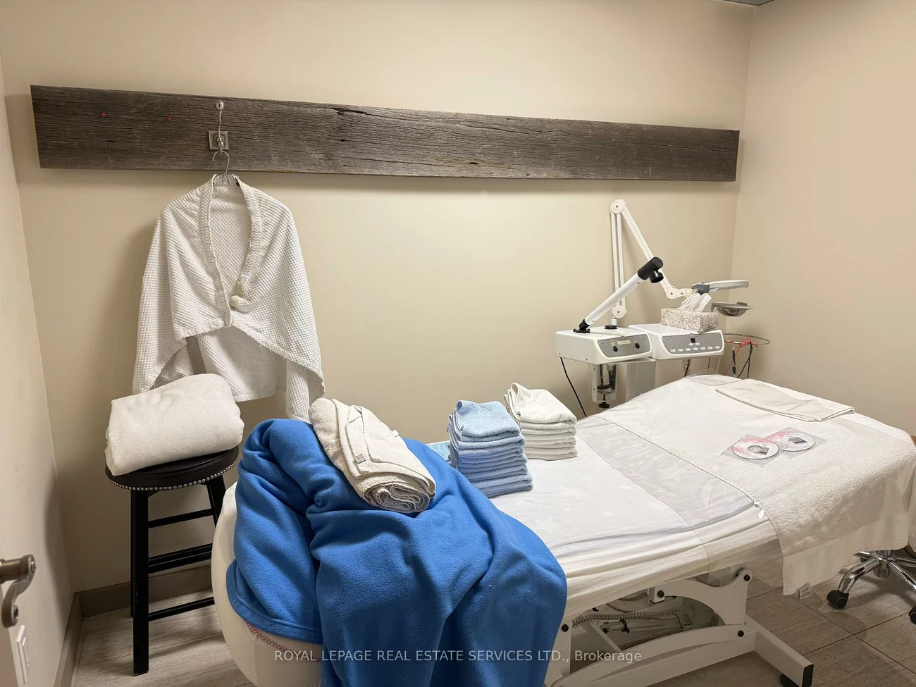146, Lakeshore, 1002 - CO Central, Oakville
