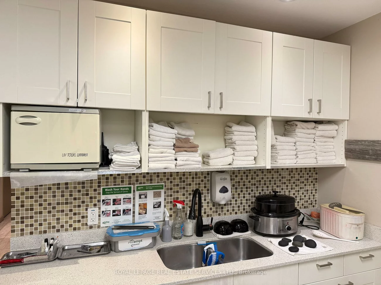 146, Lakeshore, 1002 - CO Central, Oakville