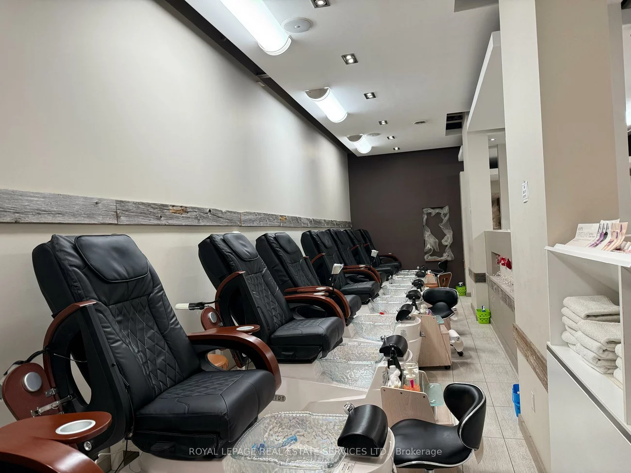 146, Lakeshore, 1002 - CO Central, Oakville