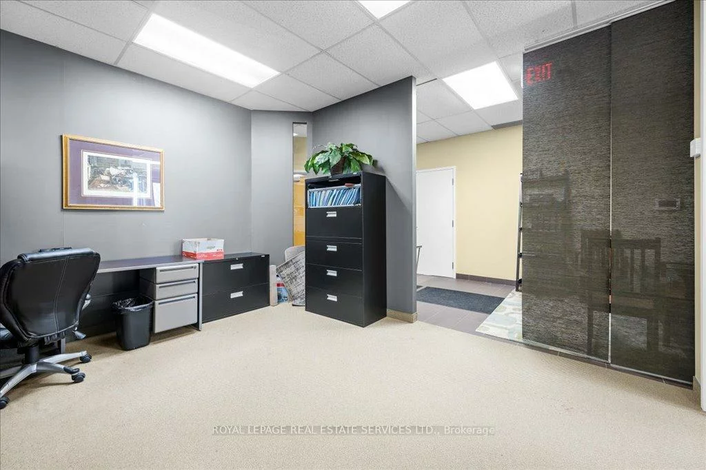414, North Service, 1014 - QE Queen Elizabeth, Oakville