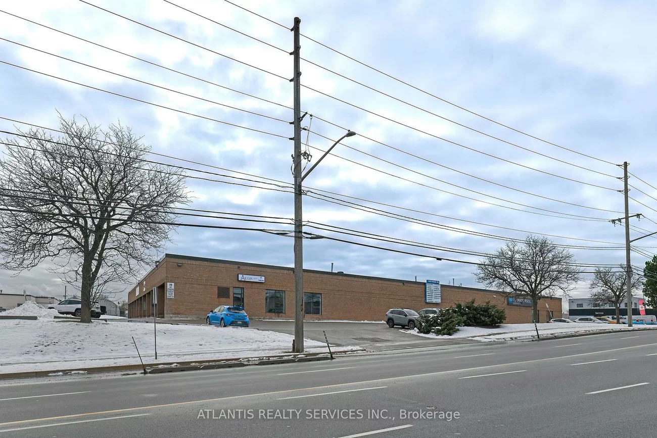 1428, Speers, 1014 - QE Queen Elizabeth, Oakville