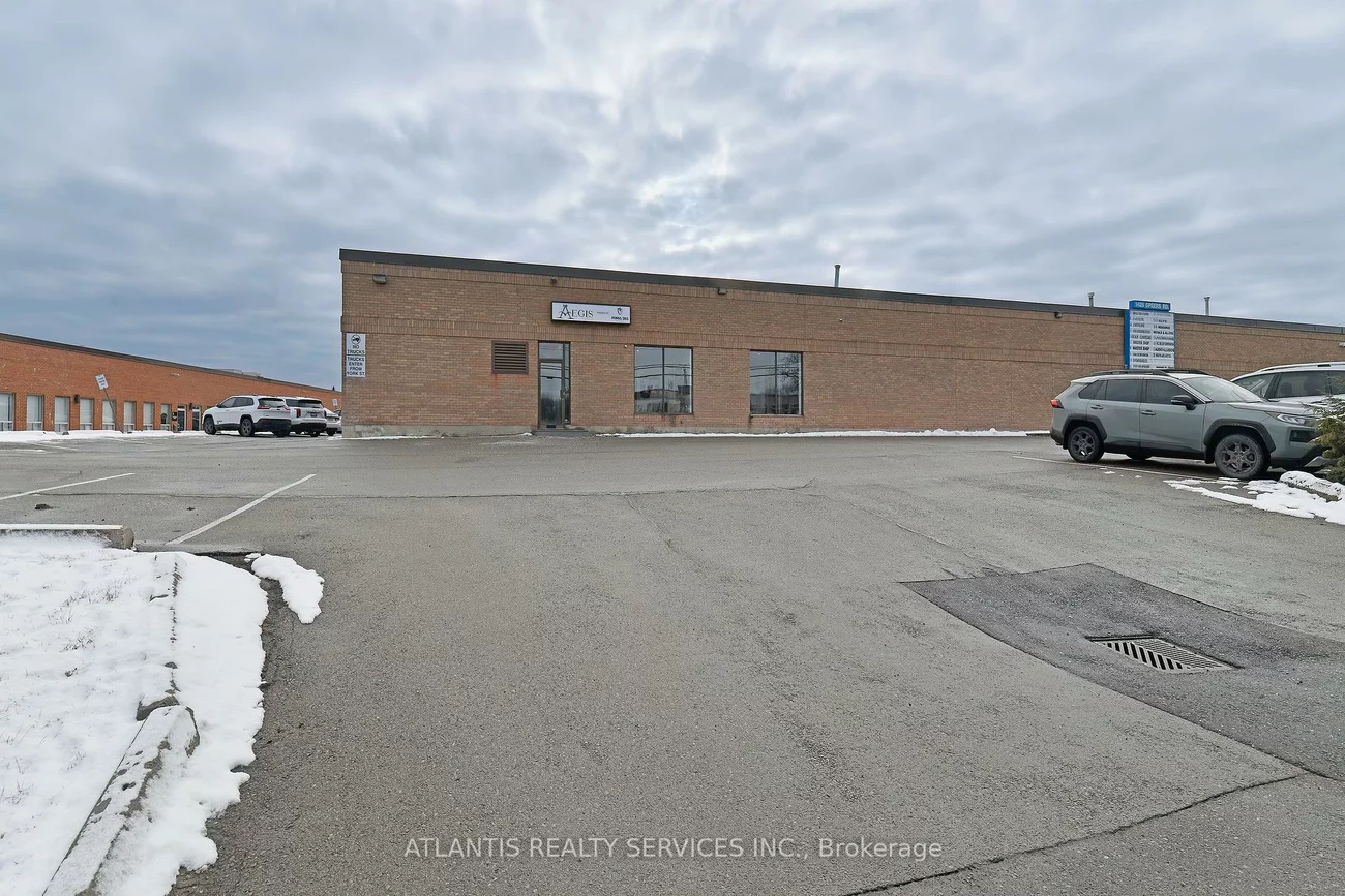 1428, Speers, 1014 - QE Queen Elizabeth, Oakville