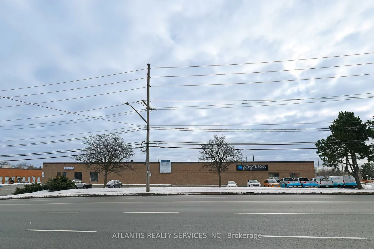1428, Speers, 1014 - QE Queen Elizabeth, Oakville
