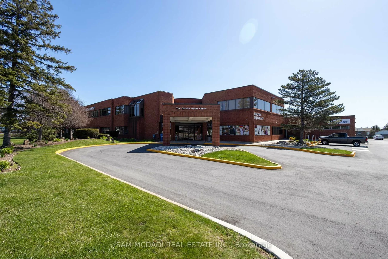 1060, Speers, 1014 - QE Queen Elizabeth, Oakville