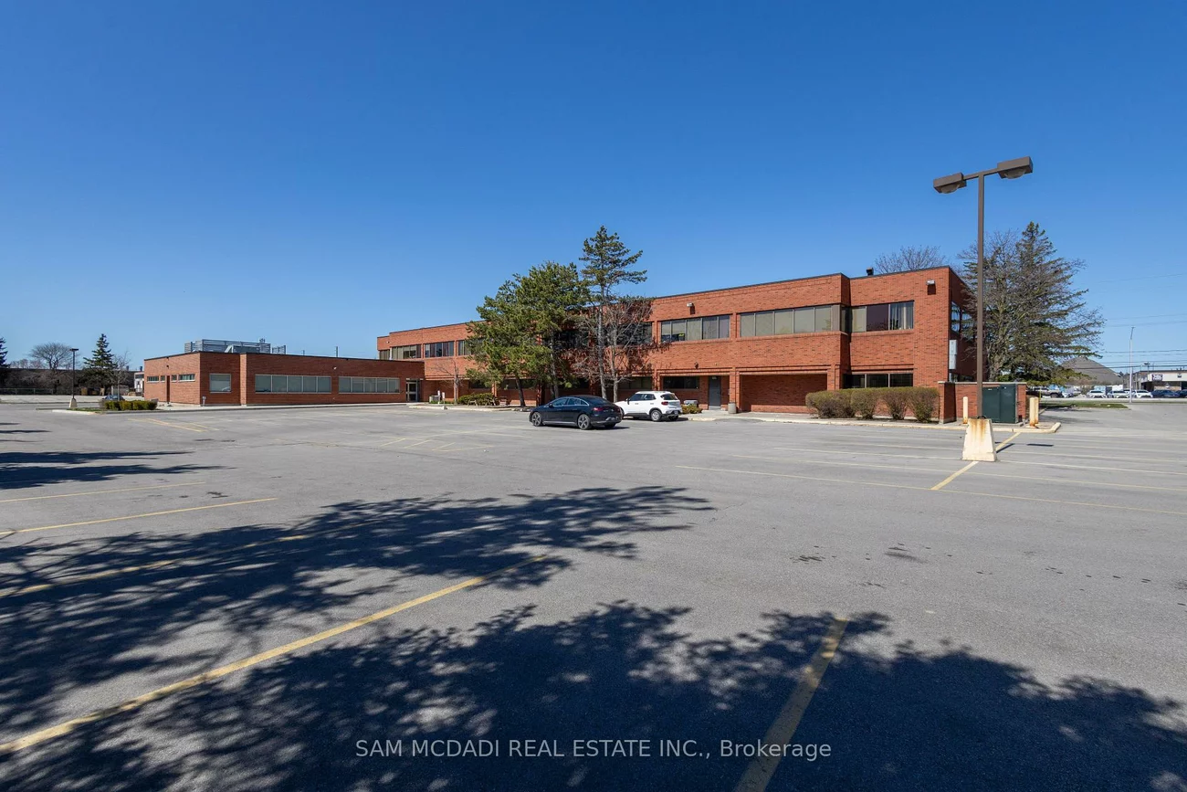 1060, Speers, 1014 - QE Queen Elizabeth, Oakville