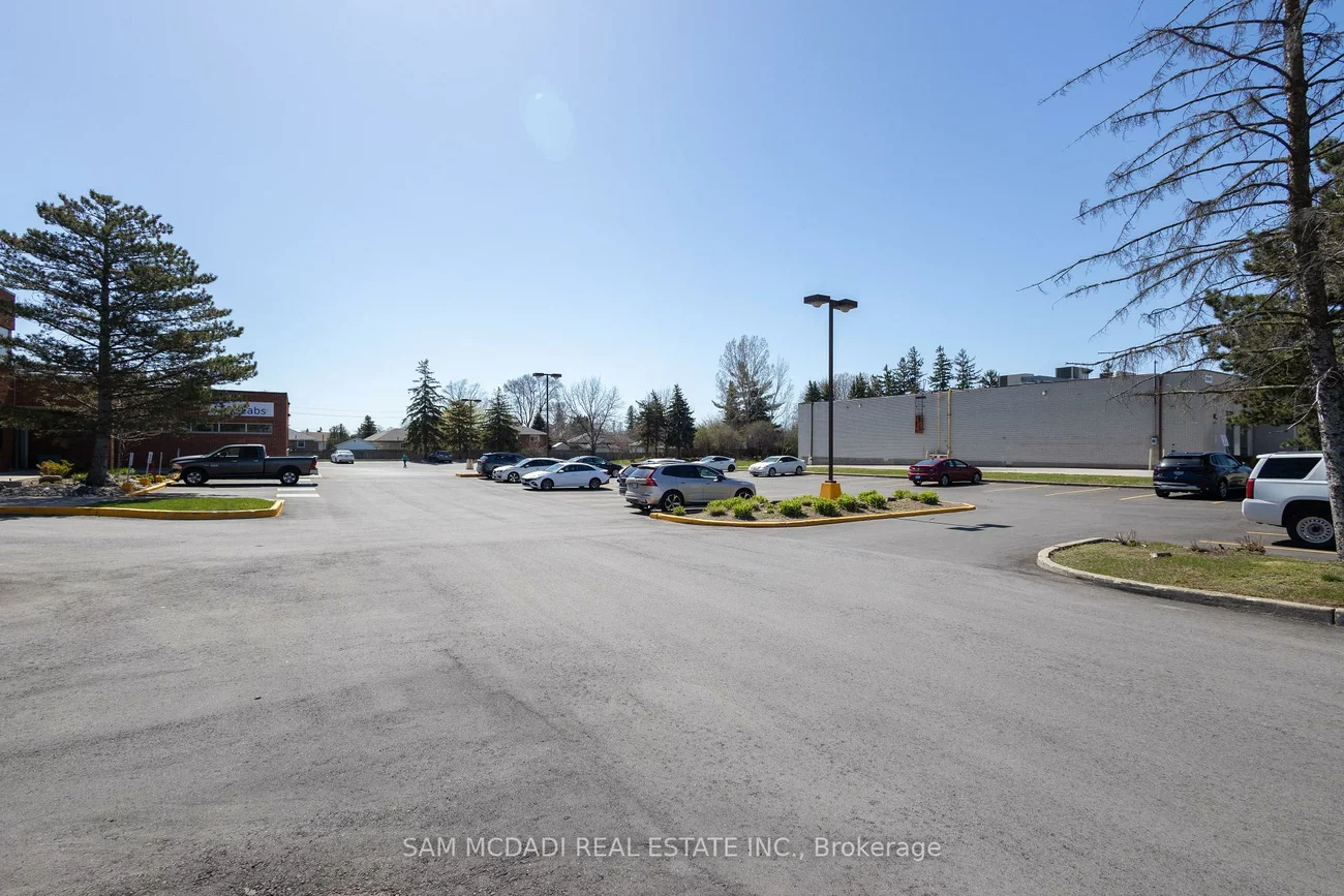 1060, Speers, 1014 - QE Queen Elizabeth, Oakville