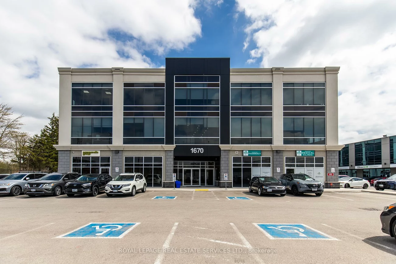 1670, North Service, 1014 - QE Queen Elizabeth, Oakville