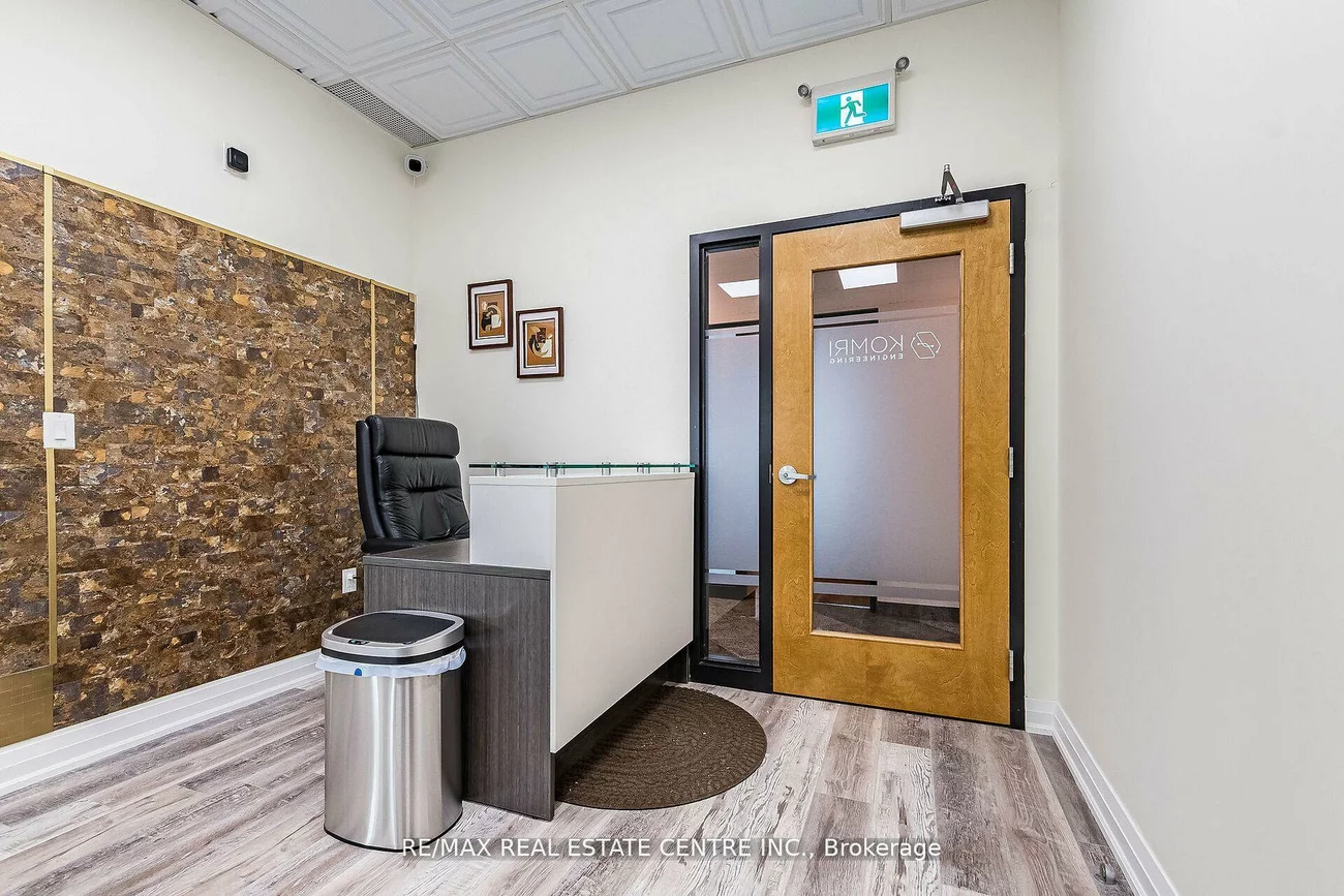 3495, Rebecca, 1014 - QE Queen Elizabeth, Oakville
