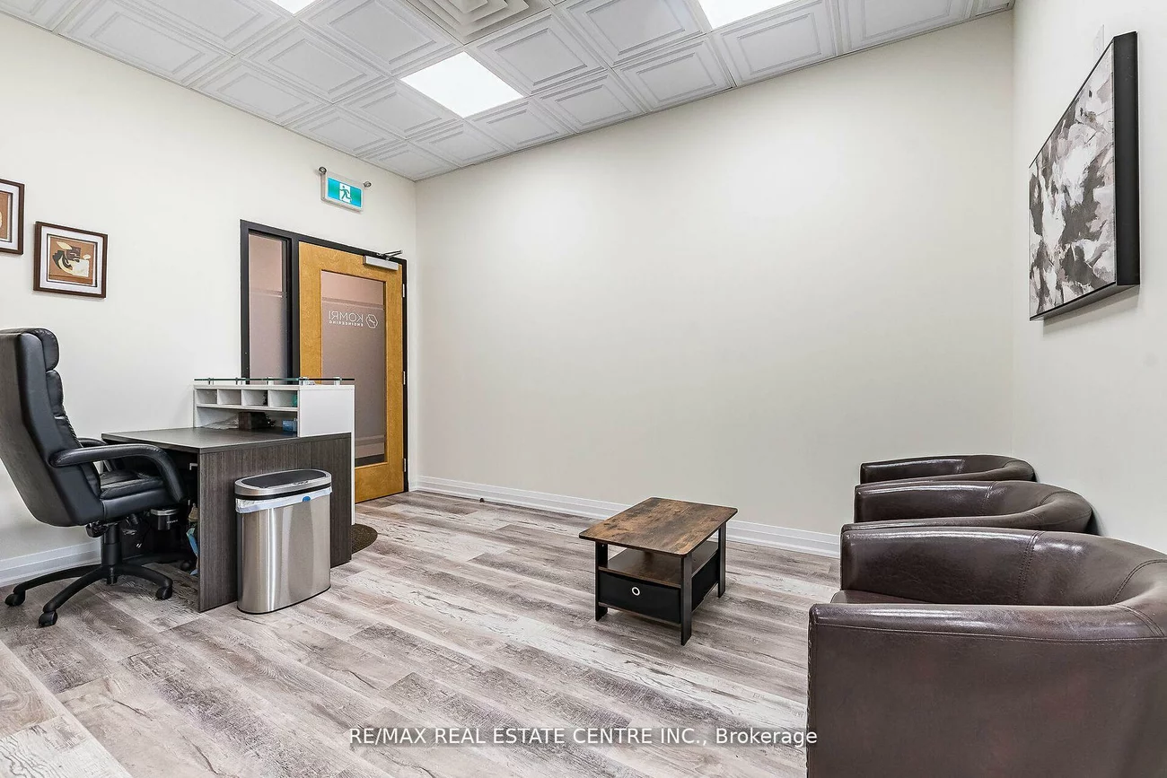 3495, Rebecca, 1014 - QE Queen Elizabeth, Oakville