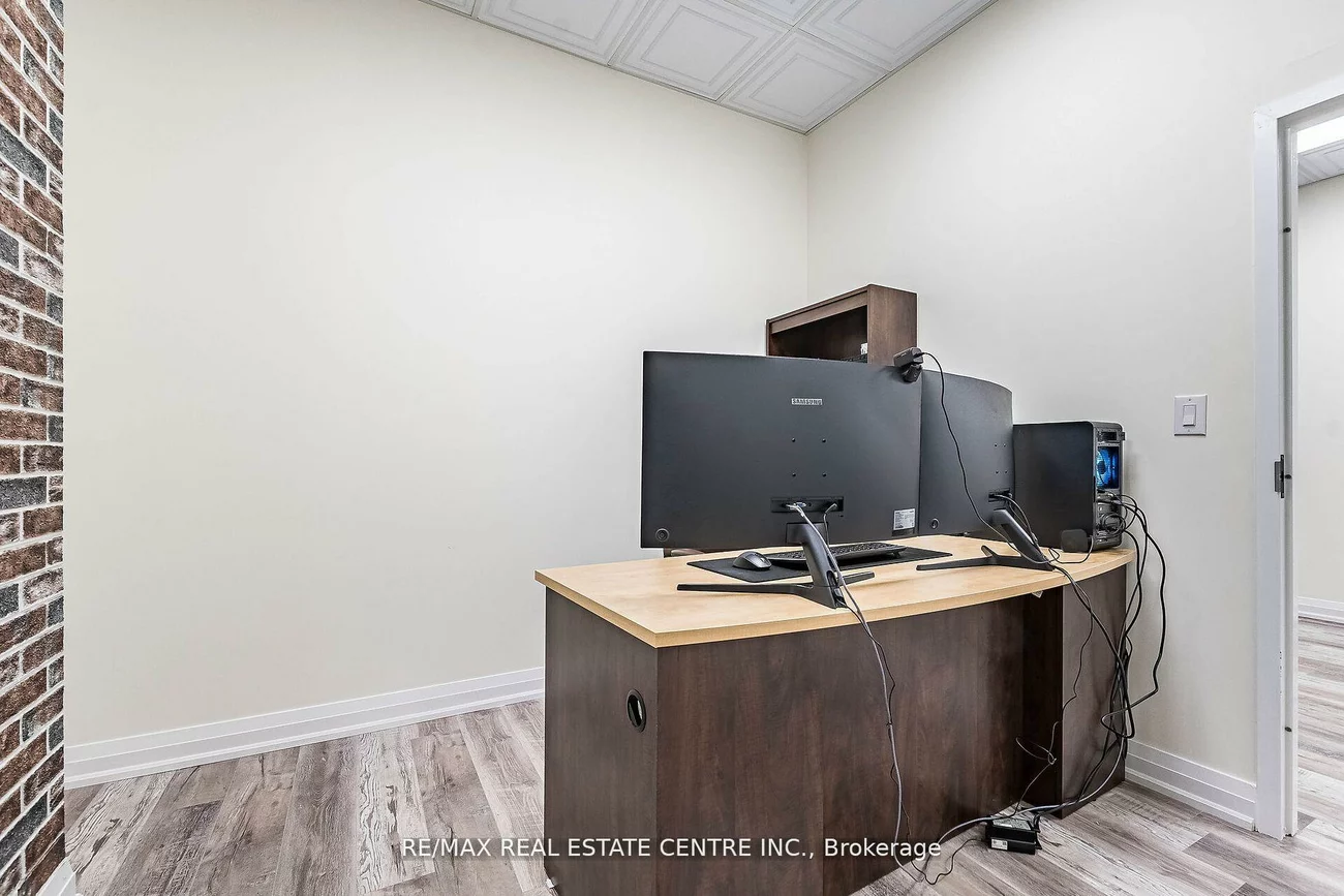3495, Rebecca, 1014 - QE Queen Elizabeth, Oakville