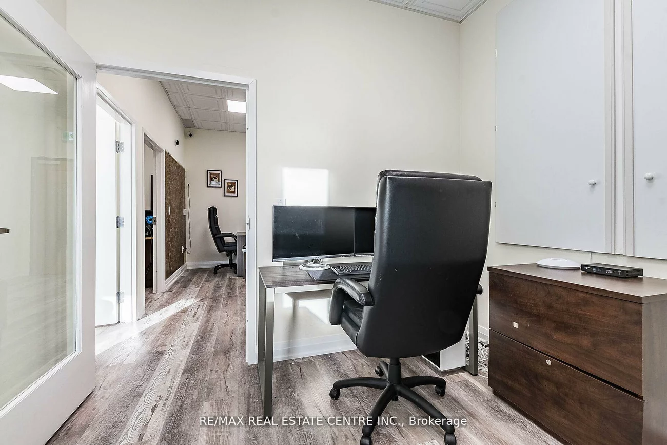 3495, Rebecca, 1014 - QE Queen Elizabeth, Oakville
